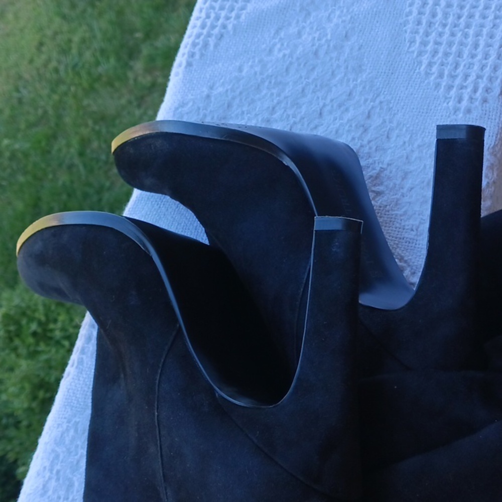 Ivanka Trump Black Boots - Picture 7 of 8